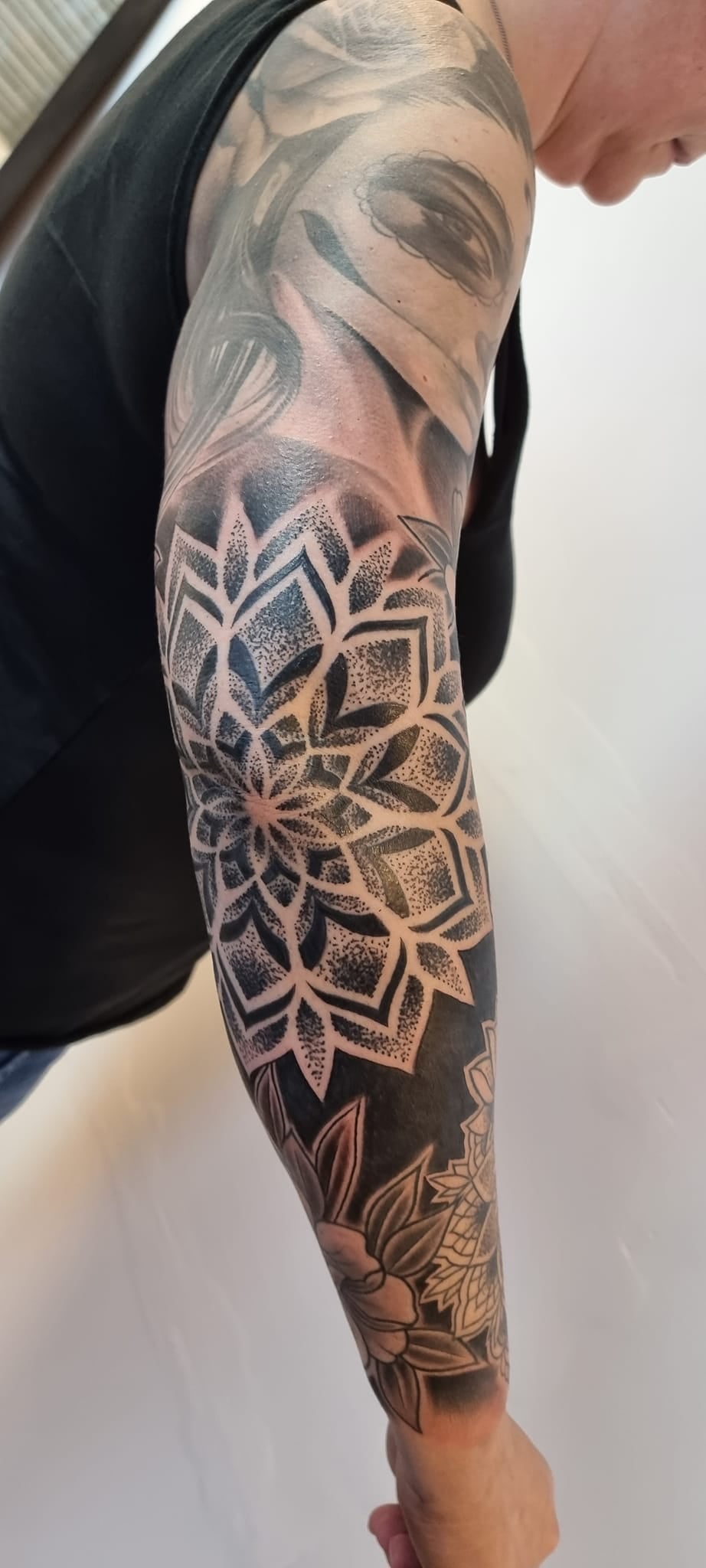Mandala stílusú tetoválás a Pinker Tattoo galériából
